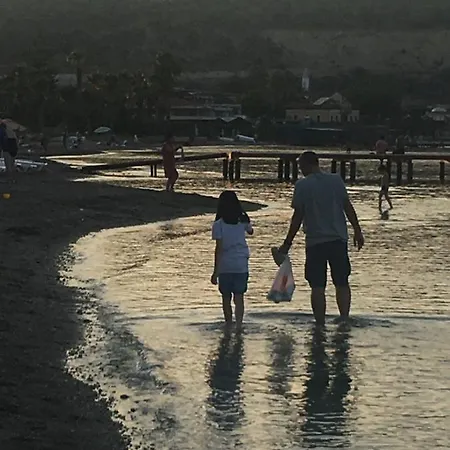 Altinkum Near Fly -inn Beach&summerhouse * Çeşme
